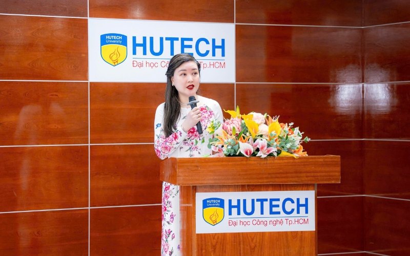 Bảo hiểm BSH trao học bổng gần 1 tỷ cho sinh viên HUTECH