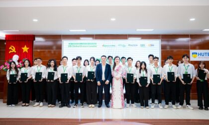 Bảo hiểm BSH trao học bổng gần 1 tỷ cho sinh viên HUTECH