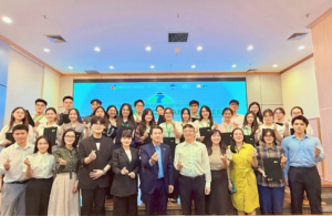 Trao học bổng DB Global Dream Leader: BSH đồng hành cùng NEU nuôi dưỡng thế hệ lãnh đạo tương lai