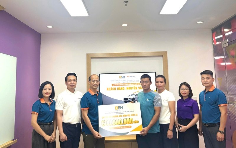Chủ xe tại Phú Thọ nhận 600 triệu đồng bồi thường bảo hiểm xe ô tô từ BSH Vĩnh Phú
