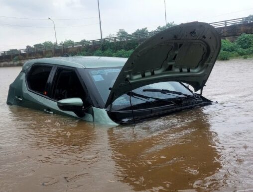 Chi phí sửa xe ngập nước: Khi con số gần bằng giá trị xe