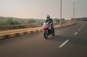 Có được mua nhiều hợp đồng bảo hiểm xe máy cùng lúc không?