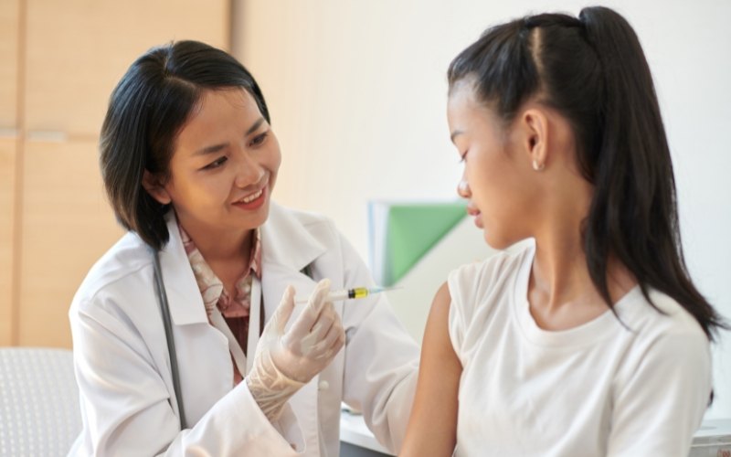 Đối tượng bắt buộc phải tham gia bảo hiểm trách nhiệm tiêm chủng: quy định và thực tế áp dụng