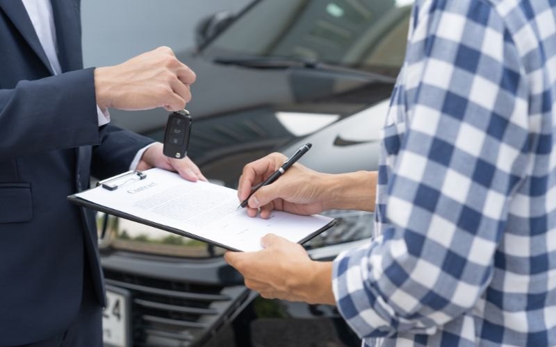 Bảo hiểm ô tô có áp dụng cho xe vay trả góp không? Tìm hiểu chi tiết quyền lợi và lưu ý cần biết