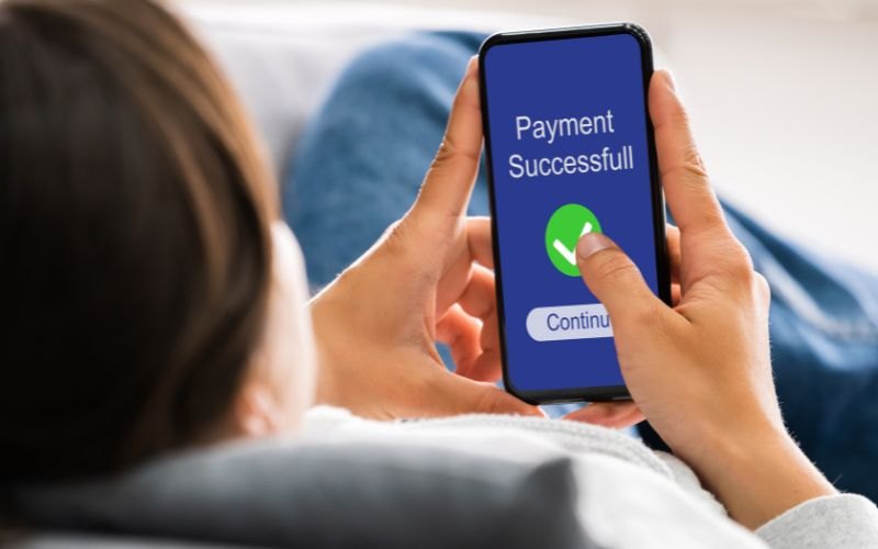 Mua bảo hiểm xe máy online có hợp pháp không? Cập nhật quy định mới nhất 2025