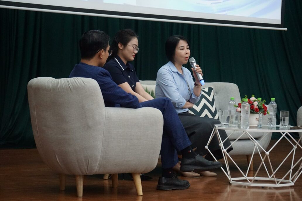 Sinh viên Học viện Phụ nữ Việt Nam hào hứng tìm hiểu Bảo hiểm BSH