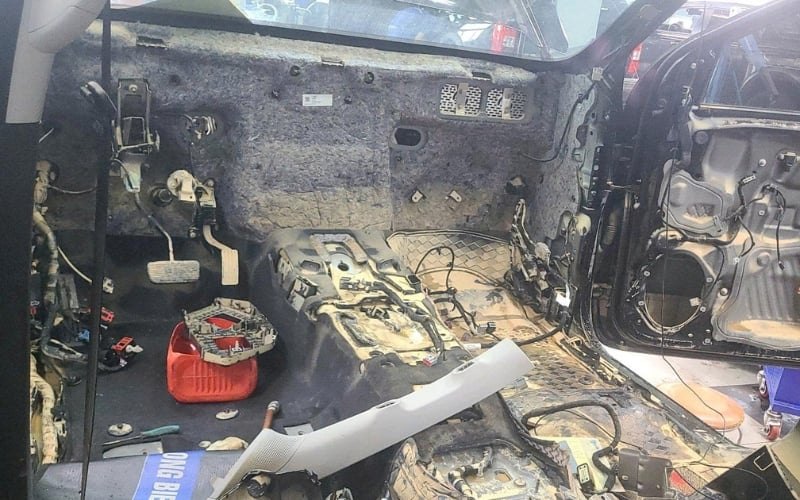 Ô tô ngập lũ tiền sửa chữa bằng 90% giá trị xe: Không bảo hiểm gần như mất trắng tài sản