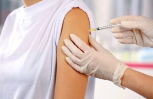 Vì sao cơ sở y tế cần mua bảo hiểm trách nhiệm tiêm chủng?