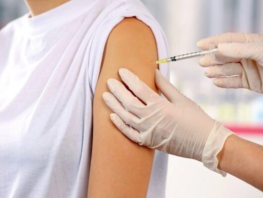 Vì sao cơ sở y tế cần mua bảo hiểm trách nhiệm tiêm chủng?