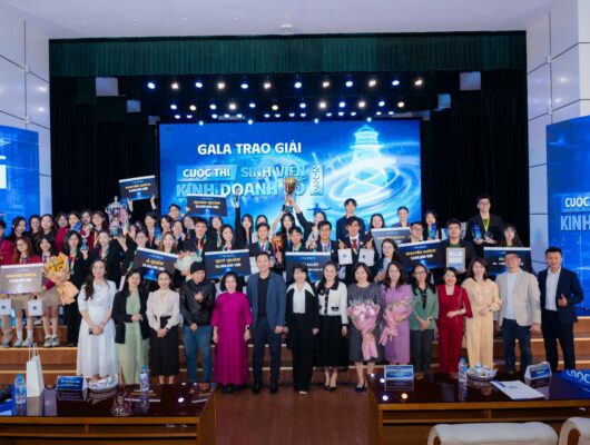 Đề bài doanh nghiệp làm nóng sân chơi chung kết Sinh viên Kinh doanh số 2025