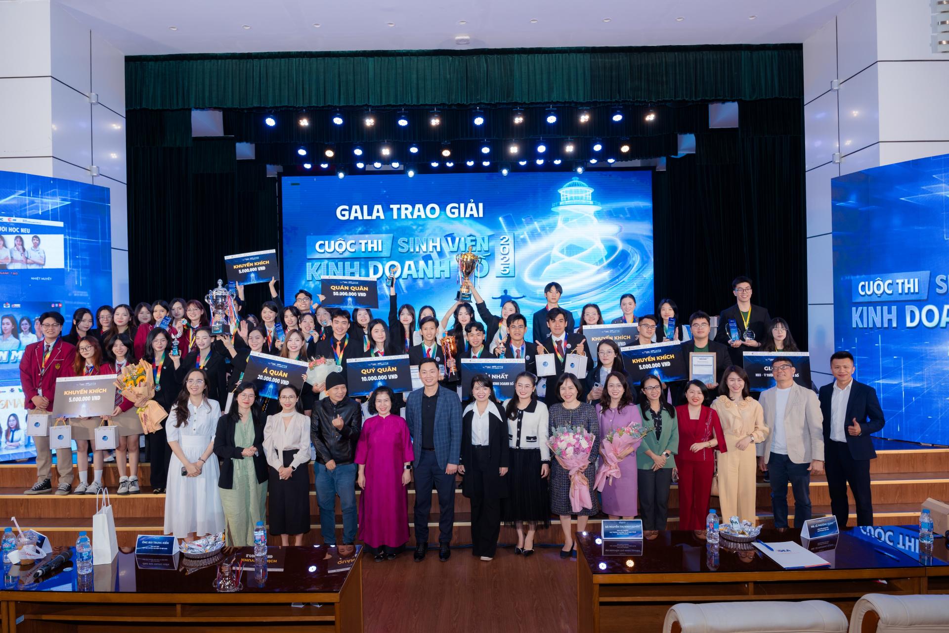 Đề bài doanh nghiệp làm nóng sân chơi chung kết Sinh viên Kinh doanh số 2025