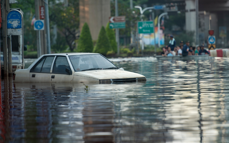 Có nên mua bảo hiểm vật chất cho xe ô tô cũ không? Phân tích chi tiết và lời khuyên