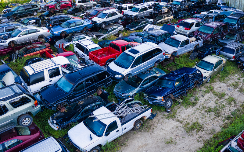 Có nên mua bảo hiểm vật chất cho xe ô tô cũ không? Phân tích chi tiết và lời khuyên