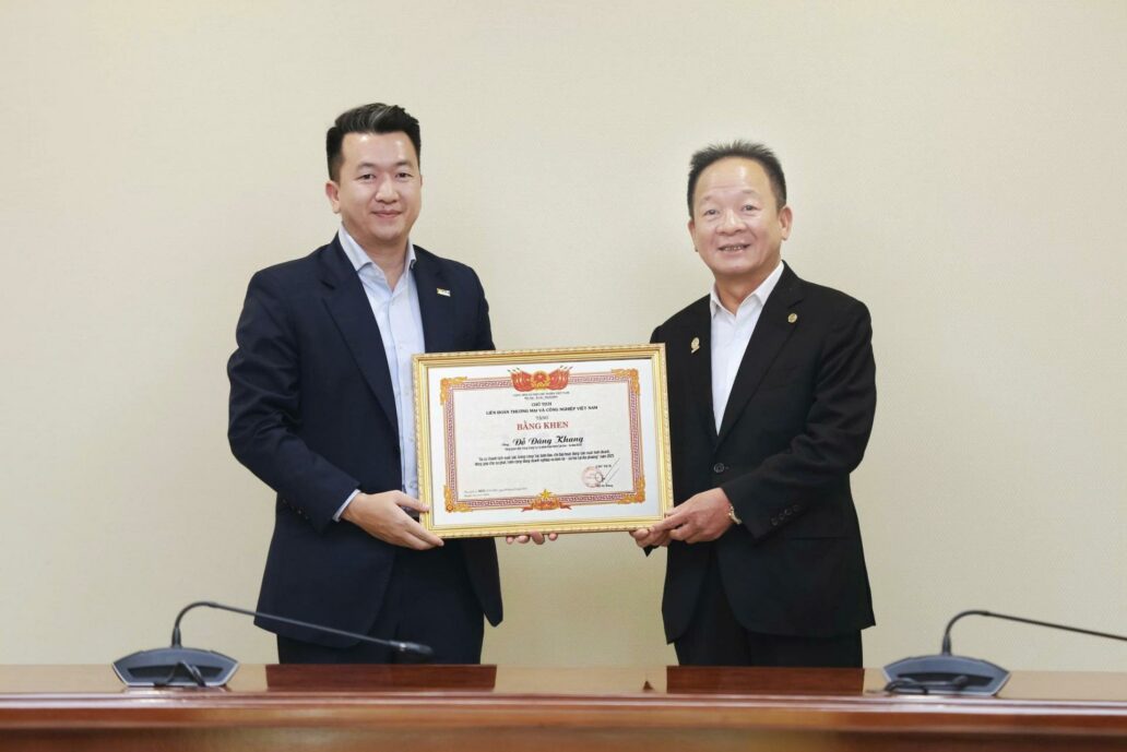 Bảo hiểm BSH nhận “cú đúp” Bằng khen Chủ tịch VCCI 2025: Doanh nghiệp xuất sắc và Lãnh đạo tiêu biểu