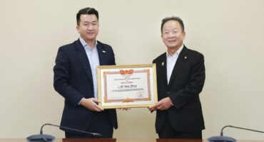 bao-hiem-bsh-vinh-du-don-nhan-bang-khen-cua-chu-tich-vcci Bảo hiểm BSH vinh dự đón nhận bằng khen của Chủ tịch Liên đoàn Thương mại và Công nghiệp Việt Nam (VCCI)