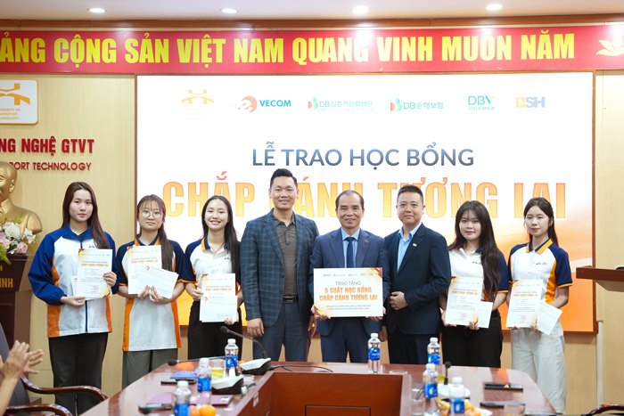 Dai Hoc Cong Nghiep GTVT 2website