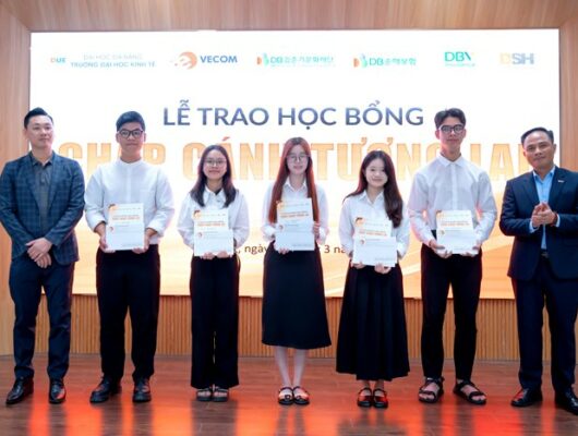 BSH tôn vinh sinh viên xuất sắc qua chương trình học bổng tại miền Trung