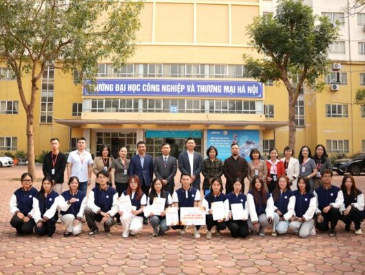 BSH đồng hành Quỹ DB Kim Jun Ki trao học bổng sinh viên HICT