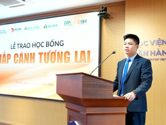 Học bổng từ Quỹ DB Kim Jun Ki và BSH đến với Học viên Ngân Hàng